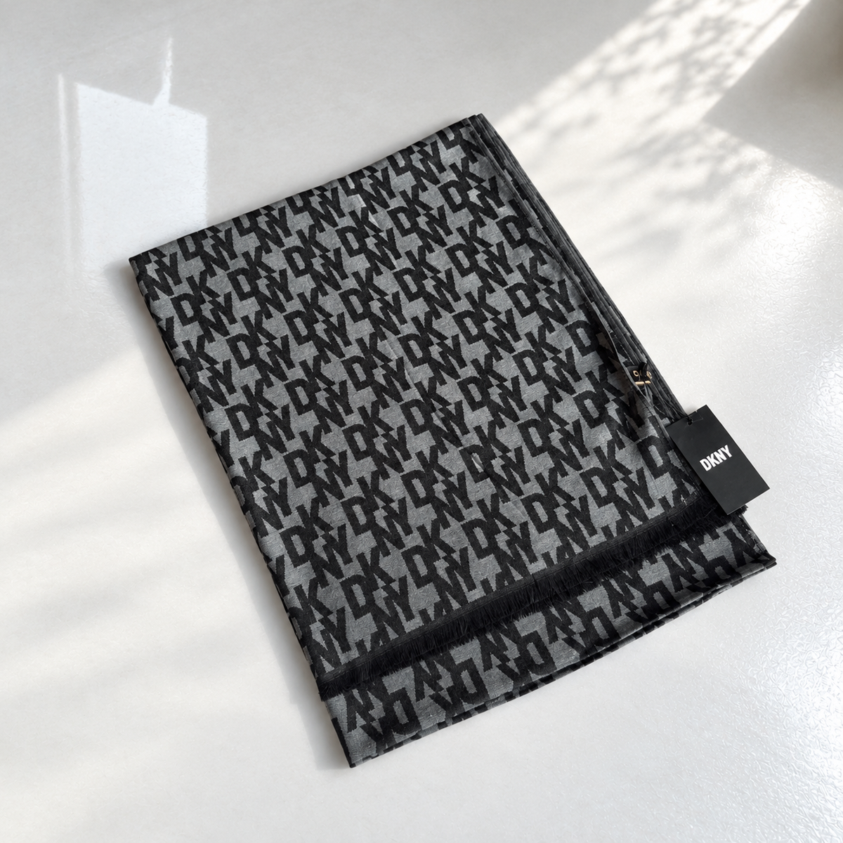 DY Scarf