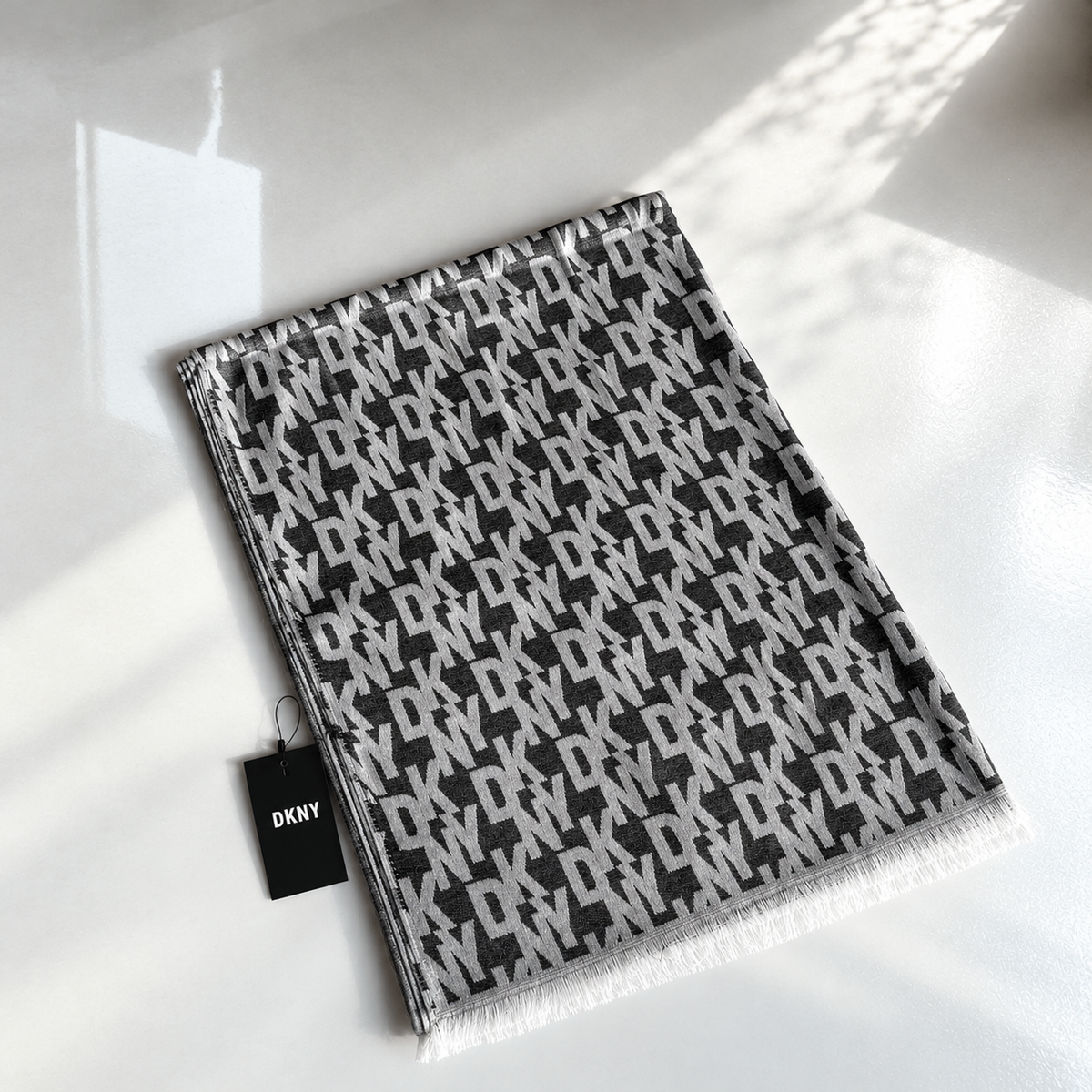 DY Scarf